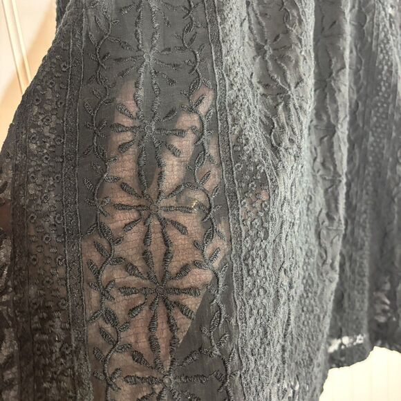 Old Navy Womens Black Floral Embroidery Blouse L Black Sheer Boho Flowy Cruise - Picture 8 of 13